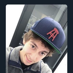 Meet your Posher, Zach